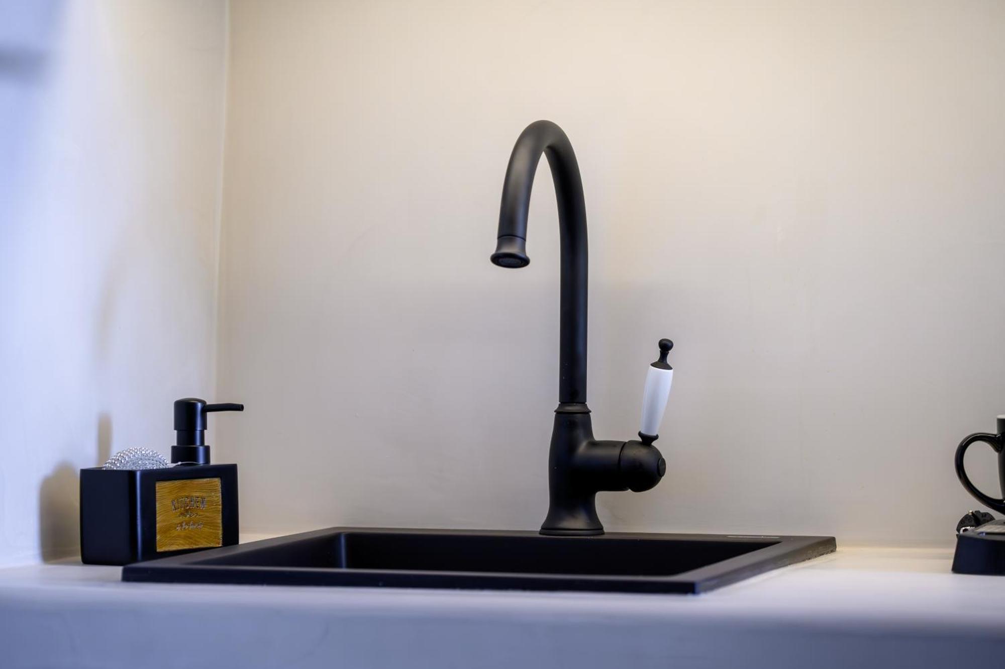 Vóthon Galaria Serenity Suites מראה חיצוני תמונה